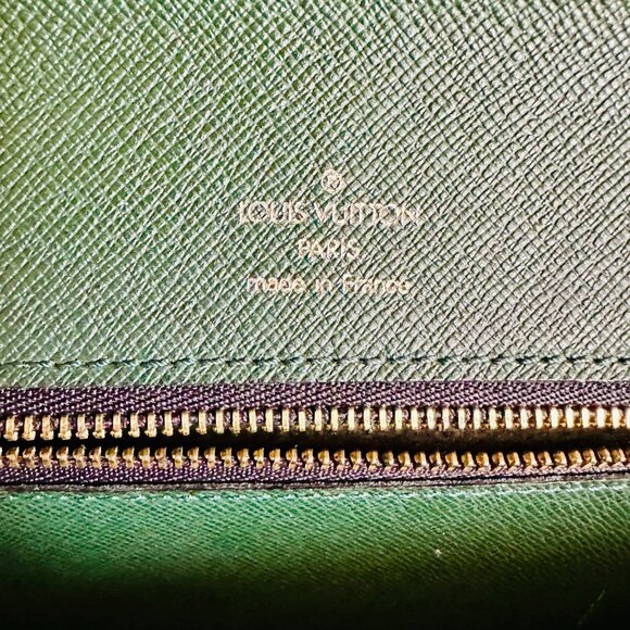 LOUIS VUITTON GREEN EPI LEATHER POCHETTE SELLIER DRAGONNE CLUTCH WRISTLET - Picture 14 of 16